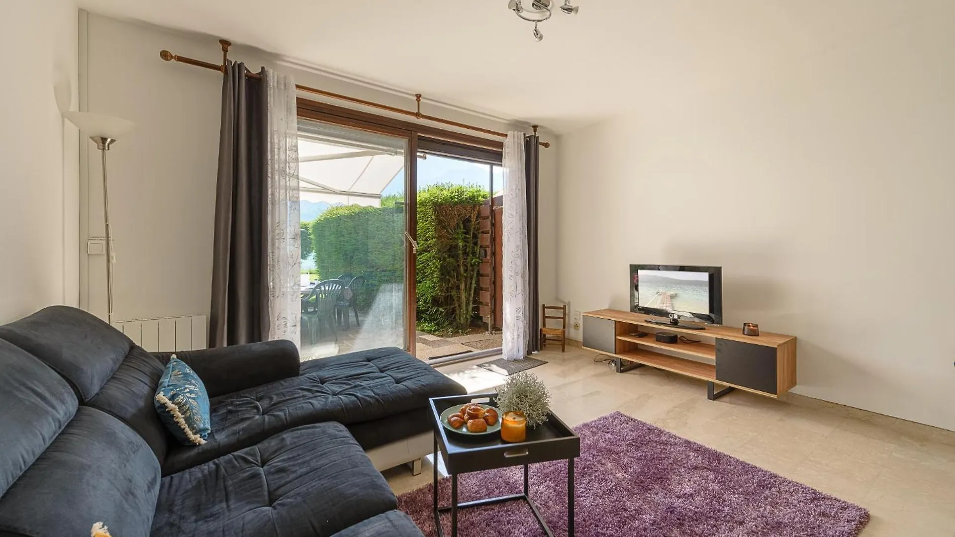 Cote Lac Et Jardins Acces Direct Au Lac Annecy By Lla Selections Duingt Apartment